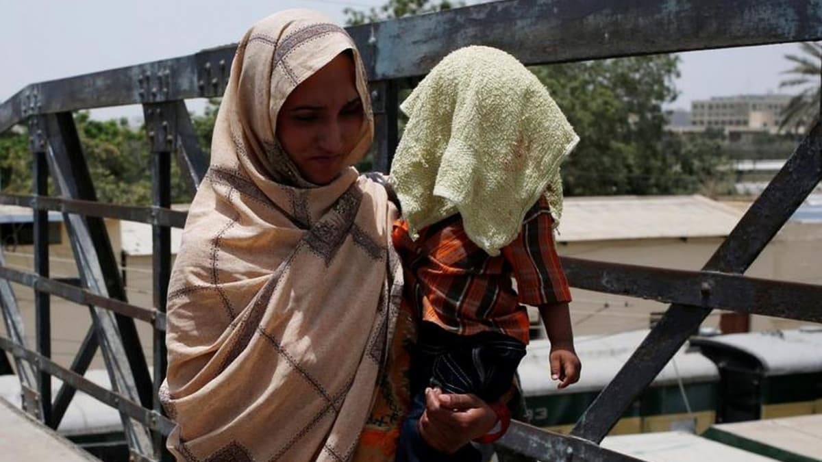 Scorching Heat Across Rajasthan: राजस्थान में आसमान से बरस रही आग, बाड़मेर में 48.8 डिग्री पहुंचा तापमान