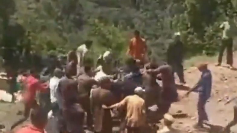 Jammu -Kashmir Clash: जम्मू-कश्मीर के पुंछ में पोलिंग बूथ के बाहर हुई झड़प में छह घायल- Video