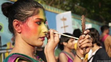 लैंगिक पहचान को सीमित करता भाषा का 'लिंग'