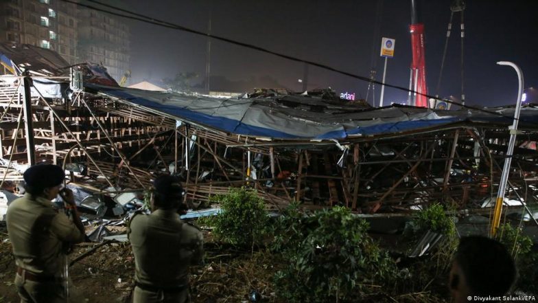 मुंबई में होर्डिंग गिरने से 14 लोगों की मौत, 70 जख्मी