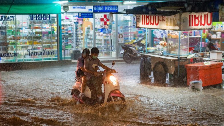 Tamil Nadu Rain Update: तमिलनाडु के कई हिस्सों में बारिश से तापमान में गिरावट