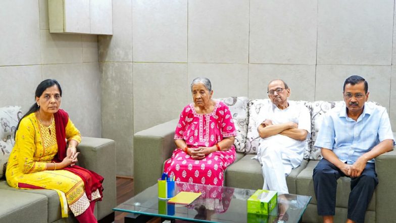 Delhi: स्वाती मालीवाल केस में CM केजरीवाल के माता-पिता से आज पूछताछ नहीं करेगी दिल्ली पुलिस