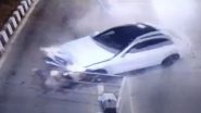 VIDEO: डिवाइडर से भिड़ी तेज रफ्तार मर्सिडीज कार, एयरबैग से बची महिला की जान! हादसे का वीडियो आया सामने