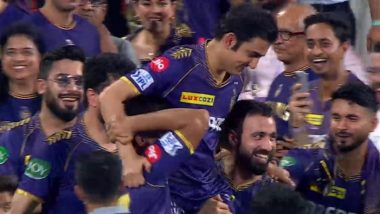 KKR players Lift Gautam Gambhir: तीसरी बार खिताब पर कब्जा करने के बाद केकेआर के खिलाड़ियों ने गौतम गंभीर को कंधे पर उठाया, देखें तस्वीर