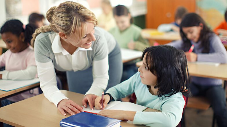 Ban On Teaching Gender Identity: इंग्लैंड के स्कूलों में लिंग पहचान सिखाने पर रोक, सरकार ने क्यों लिया ये फैसला?