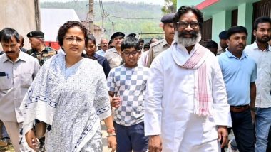 Jharkhand Former CM Hemant Soren: 96 दिन बाद जेल से कुछ घंटे के लिए बाहर आए हेमंत सोरेन, चाचा के श्राद्ध में हुए शामिल, देखें PHOTOS