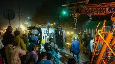 Shahjahanpur Bus Accident: यूपी के शाहजहांपुर में श्रद्धालुओं से भरी बस पर पलटा डंपर, हादसे में 11 लोगों की मौत