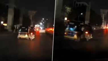 Chain Snatching in Thane: मुंबई से सटे ठाणे में घोड़बंदर रोड पर बाइक सवार ने चलती ऑटो रिक्शा से उड़ाएं चेन, देखें वीडियो