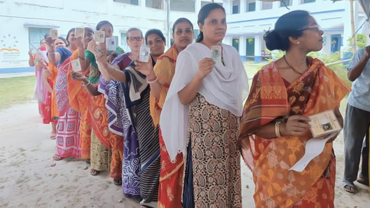 Lok Sabha Elections 2024 Phase 3 Polling: लोकसभा चुनाव के तीसरे चरण के लिए वोटिंग जारी, सुबह 9 बजे तक 10.57 फीसदी मतदान