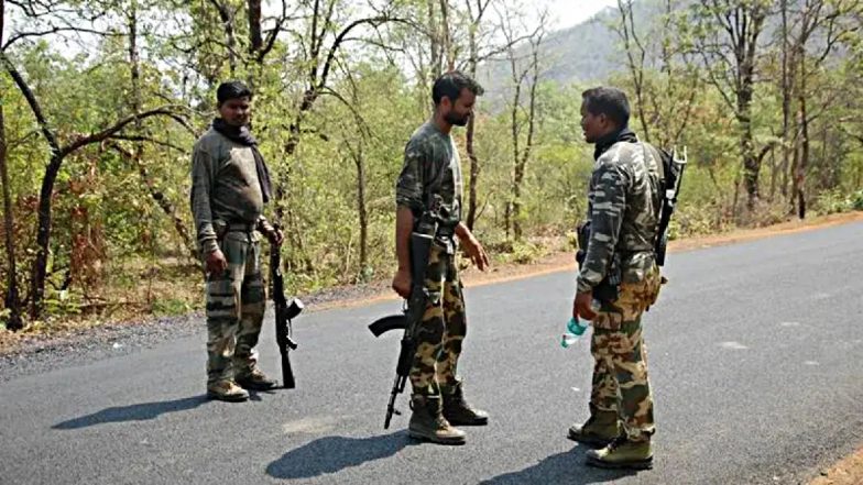 Chhattisgarh Encounter: छत्तीसगढ़ में गूंजी गोलियों की तड़तड़ाहट! सुरक्षा बलों ने मुठभेड़ में 12 नक्सलियों को किया ढेर