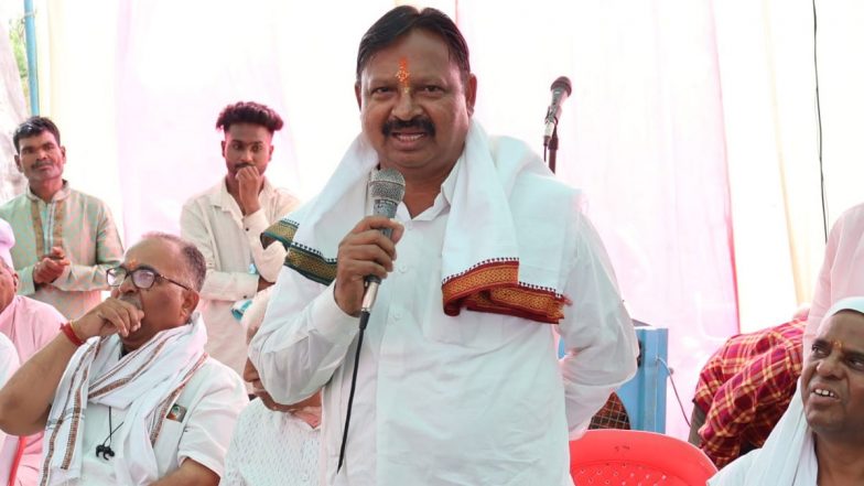 Amravati: पीएम के शपथग्रहण के जश्न में कार्यकर्ताओं ने फाड़ा सांसद बलवंत वानखेड़े का पोस्टर, अमरावती में हुई तनाव की स्थिति निर्माण