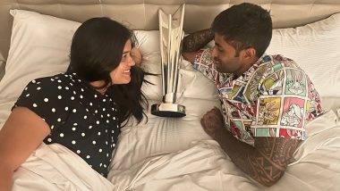 Suryakumar Yadav Poses With WC Trophy: वर्ल्ड कप ट्रॉफी के साथ सोए सूर्यकुमार यादव, पत्नी भी नजर आई साथ, देखें Photos