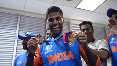 Team India Dressing Room Masti: जीत के बाद ड्रेसिंग रूम में दिखीं भारतीय शेरों की बॉन्डिंग, सूर्यकुमार यादव को मिला मैडल