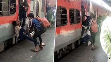 Bhopal Railway Station Video: चलती ट्रेन के दरवाजें में खड़े होकर एक युवक ने पकड़ी दुसरे की कॉलर, कई दूर तक ले गया घसीटकर, भोपाल के वीडियो को देखकर लोगों का फूटा गुस्सा