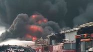 Fire In Madhya Pradesh: मध्यप्रदेश के पीथमपुर में पाइप कंपनी में लगी भीषण आग, आग बुझाने का प्रयास जारी-Video