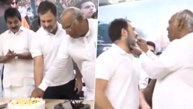 Rahul Gandhi Birthday: राहुल गांधी ने दिल्ली स्थित AICC मुख्यालय में मनाया अपना 54वां जन्मदिन, हैदराबाद में कार्यकर्ताओं ने पोस्टर पर क्रेन से बरसाए फूल, देखें VIDEO