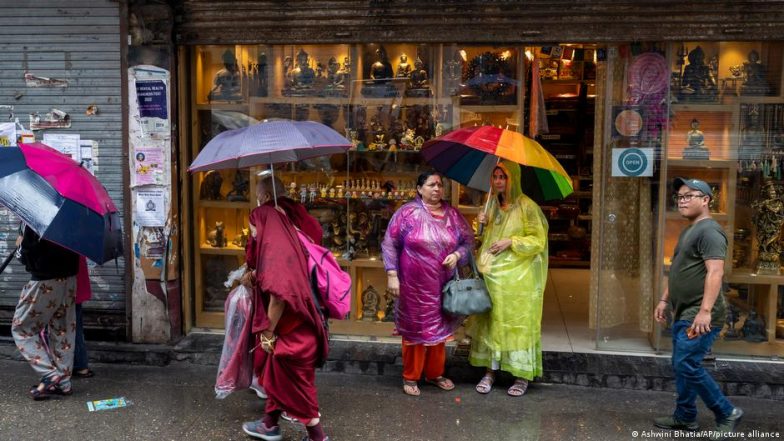 भारत: क्विक ग्रॉसरी ऐप्स की भेंट ना चढ़ जाएं छोटे दुकानदार
