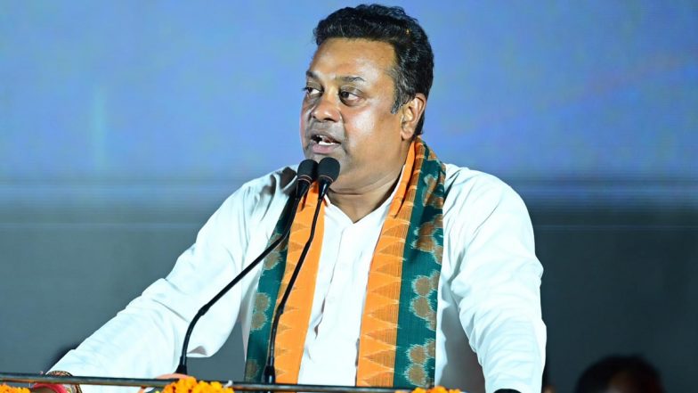 कांग्रेस अध्यक्ष घोटालेबाजों को बचाने के लिए बेंगलुरु चले गए, क्या कोलकाता भी जाएंगे?: संबित पात्रा