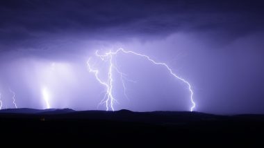 Bihar Lightning Strike: बिहार में आकाशी बिजली को लेकर चौकानें वाले आंकड़ें, 7 सालों में 1800 से अधिक लोगों की मौत