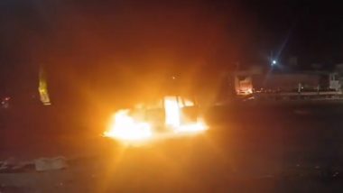 Moving Car Fire Video: राजस्थान के उदयपुर में NH-48 पर चलती कार में लगी आग, धू-धूकर जली