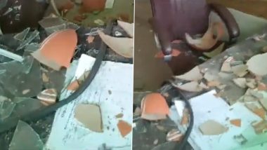 Delhi Jal Board Office Vandalised: दिल्ली के छतरपुर में जल बोर्ड के ऑफिस में बीजेपी के कार्यकर्ताओं ने की तोड़फोड़-Video