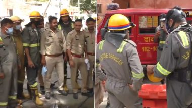 Gas Leak in UP: अलीगढ़ के मलखान सिंह जिला अस्पताल में क्लोरीन गैस लीक होने से मचा हड़कंप, मौके पर दमकल की गाड़ियां मौजूद- VIDEO