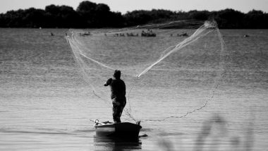 12 Indian Fishermen Arrested: श्रीलंकाई नौसेना ने पकड़े 12 भारतीय मछुआरे