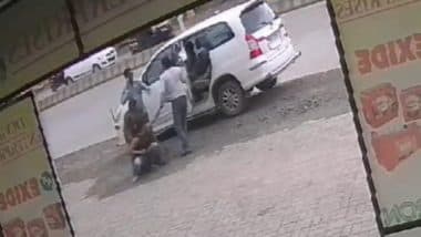 Kidnapping Video: पिंपरी चिंचवड में पति ने पत्नी का किया अपहरण, जबरदस्ती गाड़ी में खींचा, वीडियो हुआ वायरल