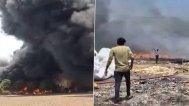 Gujarat Fire: गुजरात के बहुचराजी में स्क्रैप गोदाम में लगी भीषण आग, उठे काले धुएं के फव्वारे, देखें वीडियो