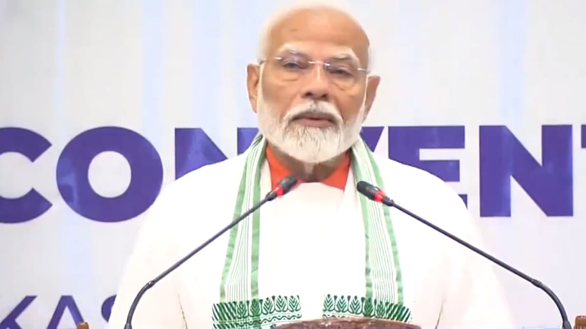 प्रधानमंत्री मोदी ने पूर्व उपराष्ट्रपति वेंकैया नायडू पर तीन पुस्तकों का विमोचन किया