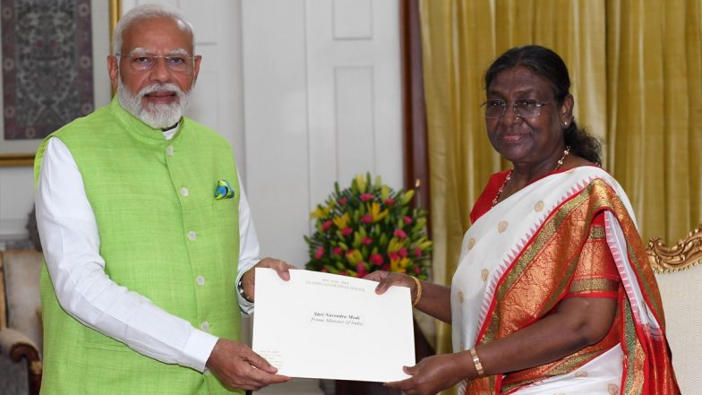 Narendra Modi Resigns From PM Post: सरकार गठन के लिए नरेंद्र मोदी ने पीएम पद से दिया इस्तीफा, राष्ट्रपति मुर्मू ने किया स्वीकार