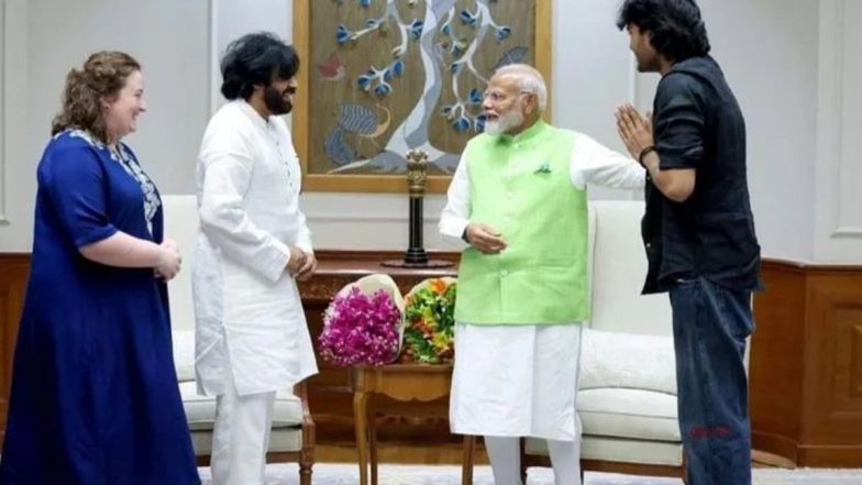 Pawan Kalyan Meets PM Narendra Modi: पवन कल्याण ने अपने परिवार के साथ की प्रधानमंत्री नरेंद्र मोदी से मुलाकात, सोशल मीडिया पर वायरल हुई तस्वीर (View Pic)
