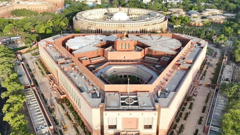 Parliament Security Breach: संसद में फर्जी आधार कार्ड दिखाकर घुसने की कोशिश में 3 गिरफ्तार, FIR दर्ज