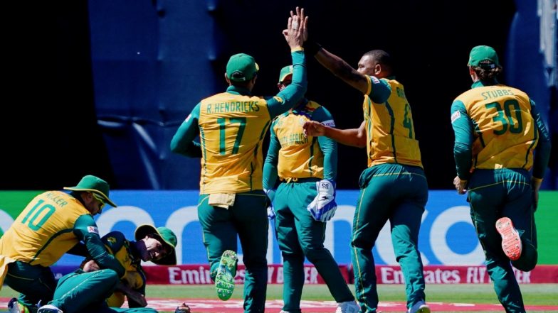 NED vs SA, 16th Match: साउथ अफ्रीका के गेंदबाजों ने मचाया कोहराम, नीदरलैंड को महज 103 रनों पर रोका; ओटनील बार्टमैन ने चटकाए चार विकेट