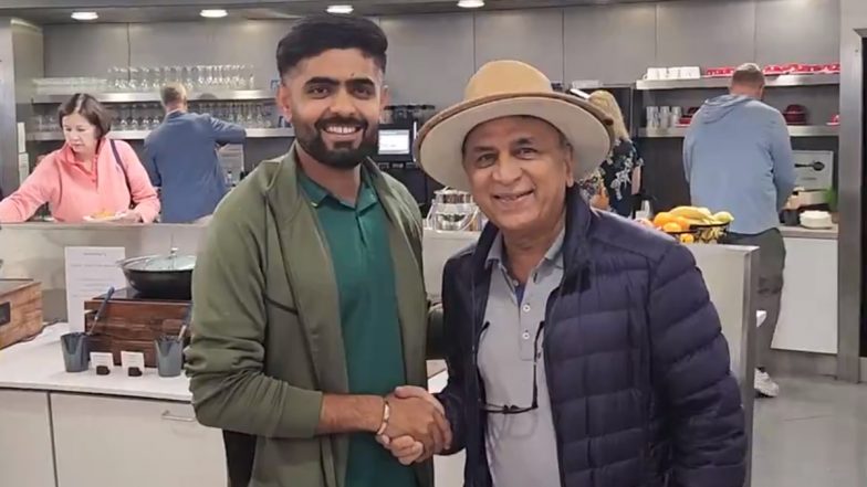 Babar Azam Meets Sunil Gavaskar: टी20 विश्व कप 2024 से पहले पाकिस्तान टीम पहुँची डलास, बाबर आजम ने सुनील गावस्कर से की मुलाकात, देखें वीडियो