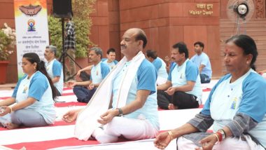 International Yoga Day 2024: लोकसभा के अध्यक्ष ओम बिरला ने संसद भवन परिसर  लोगों के साथ किया योग, देशवाशियों को बधाई भी दी (Watch Video-Pics)