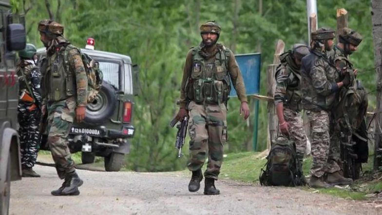 J&K: पुलवामा में सुरक्षाबलों के साथ मुठभेड़ में लश्कर-ए-तैयबा के कमांडर समेत दो आतंकवादी ढेर