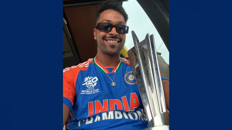 Team India Victory Parade Live Update: वानखेड़े स्टेडियम में फैंस का सैलाब, थोड़ी देर में शुरू होगी विक्ट्री परेड; बस में बैठने के बाद हार्दिक पांड्या ने शेयर किया अपडेट