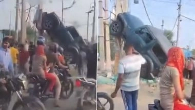 Thar Jeep Climbed The Electric Pole: कार ने जीप को मारी ऐसी टक्कर की सीधे इलेक्ट्रिक के पोल पर चढ़ गई थार, देखें गुरुग्राम के एक्सीडेंट का अजीब वीडियो