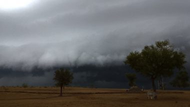 Rajasthan Weather Update: राजस्थान के बाड़मेर में दिखे काले और डरावने बादल, मौसम विभाग ने 21 जिलों के लिए जारी किया येलो अलर्ट (Watch Video)