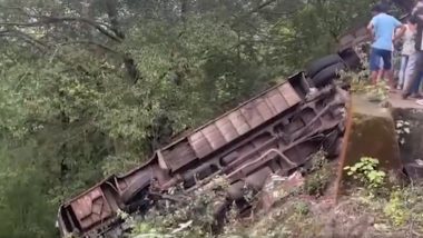 Gujarat Bus Accident: गुजरात के डांग में बड़ा हादसा, बस के खाई में गिरने से दो बच्चों की मौत 64 घायल