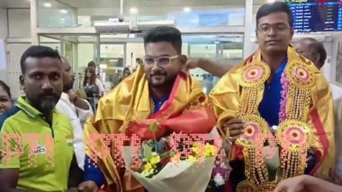 Indian Deaf Cricket Team Warm Welcome: भारतीय बधिर क्रिकेट टीम का चेन्नई एयरपोर्ट पर किया गया गर्मजोशी से स्वागत, इंग्लैंड को टी20 सीरीज जीतकर लौटे घर, देखें वीडियो