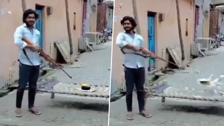 VIDEO: केक कटिंग के लिए बंदूक का इस्तेमाल, वीडियो वायरल होने के बाद कार्रवाई शुरू; यूपी के गाजियाबाद का मामला