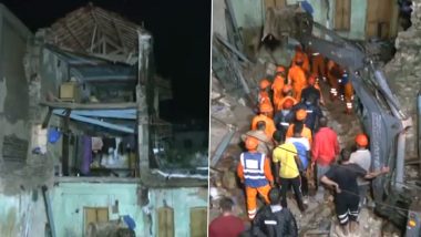 Gujarat House Collapse: गुजरात में भारी बारिश के चलते हादसा, द्वारका में 3 मंजिला इमारत ढही; मलबे में कुछ लोगों के दबे होने की आशंका, रेस्क्यू ऑपरेशन जारी- VIDEO