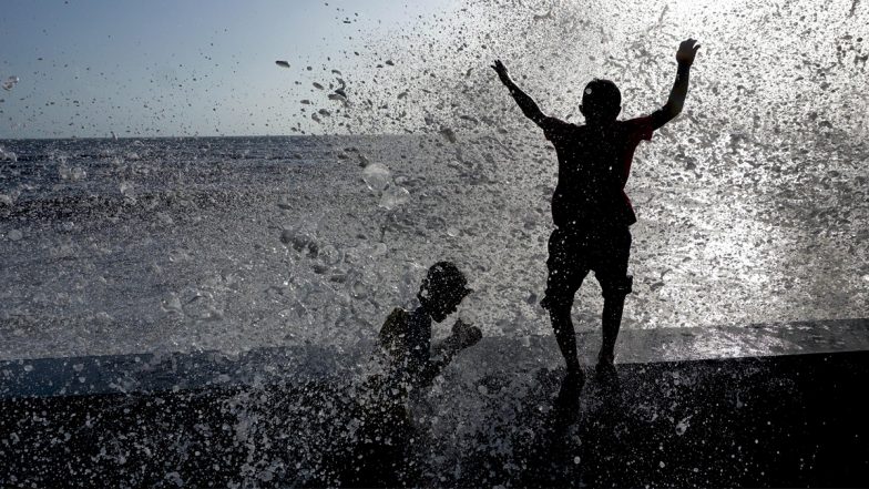 Mumbai High Tide: मुंबई में बारिश के बीच आज हाईटाइड की चेतावनी, दोपहर 3 बजे के बाद समुद्र में उठ सकती हैं 4.19 मीटर ऊंची लहरें, BMC ने लोगों को किया सतर्क