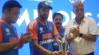 Rohit Brings Trophy to BCCI Headquarters: विक्ट्री परेड के बाद टी20 विश्व कप की ट्रॉफी लेकर मुंबई में बीसीसीआई हेडक्वार्टर पहुंचें भारतीय कप्तान रोहित शर्मा, देखें वीडियो