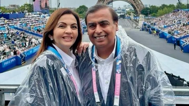 Nita Ambani At Paris Olympics 2024: पति मुकेश अंबानी के साथ पेरिस ओलंपिक 2024 के ओपनिंग सेरेमनी में शामिल हुईं IOC मेंबर नीता अंबानी, देखें तस्वीर