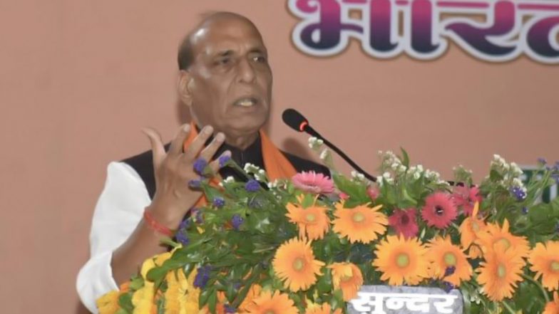 Ujjain: राजनाथ सिंह ने गर्भगृह में किए महाकाल के दर्शन, बोले- 'मैं खुद को धन्य महसूस कर रहा हूं'