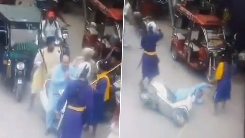 Sandeep Thapar Assault Video: पंजाब में निहंगों ने शिवसेना नेता संदीप थापर पर तलवार से किया हमला, वीडियो वायरल