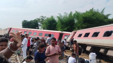 Dibrugarh Express Derailed in Gonda: गोंडा में ट्रेन हादसे के बाद राहत बचाव कार्य जारी, मदद के लिए रेल मंत्रलाय ने हेल्प लाइन नंबर जारी किए- VIDEO